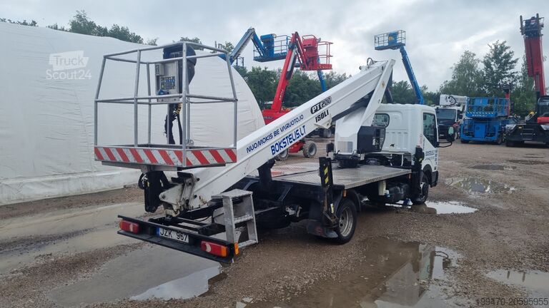 Plateforme élévatrice montée sur camion Isoli PT200 on Nissan NT400