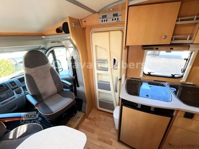 Half-integraal camper DETHLEFFS T 001 - Festbett -  - Solar - Klima -