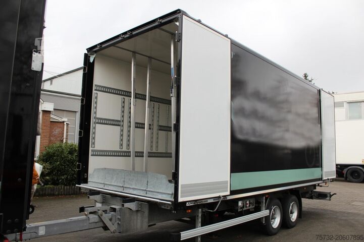 Camion caisson Mercedes-Benz Atego 1530 Koffer DS Schlafkab Durchladen 99Tkm!