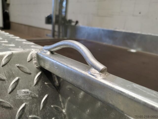 Prevozniki strojev in priklopniki za bagre Variant 2716 B3 Maschinentransporter