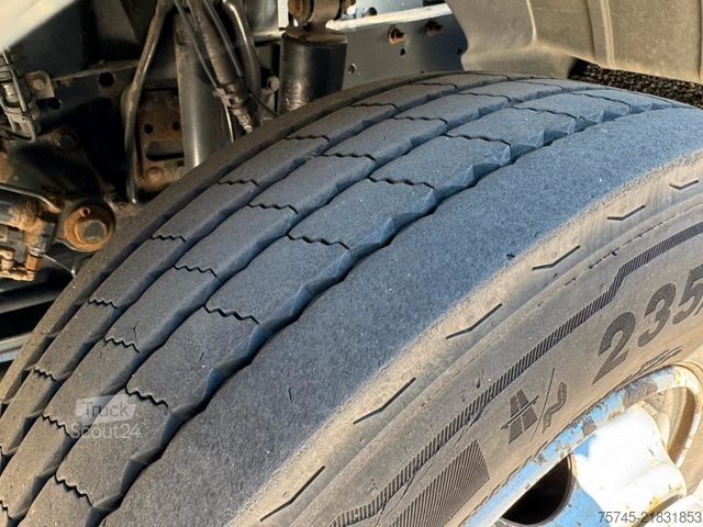 Nákladné auto s plochou korbou a plachtou MERCEDES-BENZ ATEGO 818 *  * LBW * AUTOMATIK * 8.600 KG *