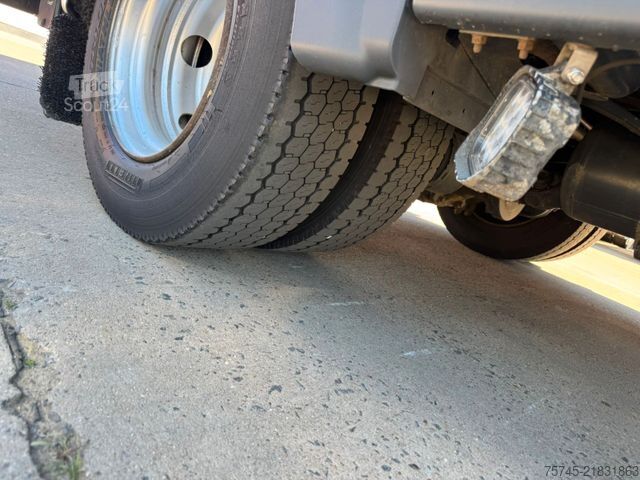 Nákladné auto s plochou korbou a plachtou MERCEDES-BENZ ATEGO 818 *  * LBW * AUTOMATIK * 8.600 KG *