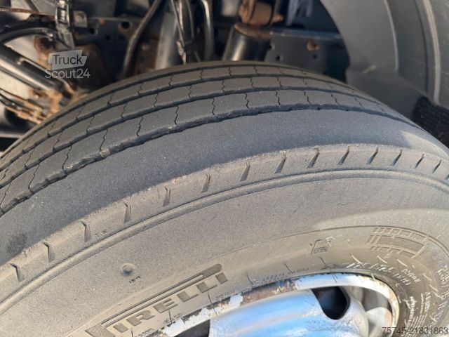 Nákladné auto s plochou korbou a plachtou MERCEDES-BENZ ATEGO 818 *  * LBW * AUTOMATIK * 8.600 KG *