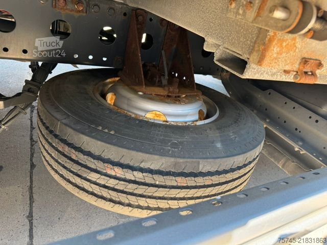 Nákladné auto s plochou korbou a plachtou MERCEDES-BENZ ATEGO 818 * * LBW * AUTOMATIK * 8.600 KG *