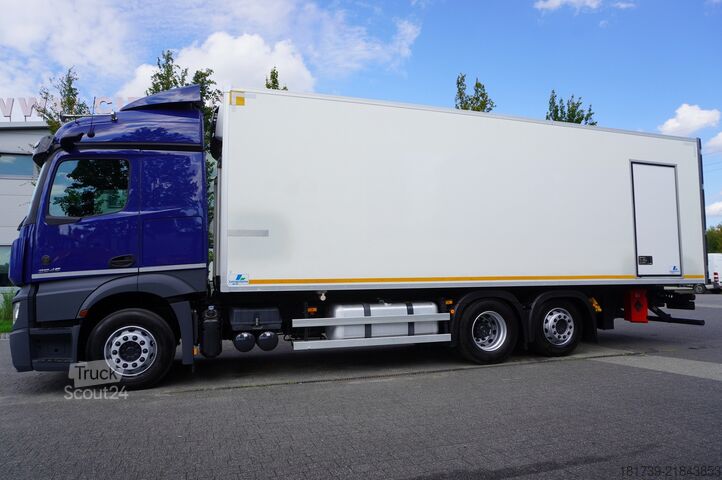 Kamion hladnjače Mercedes-Benz Actros 2546 / Lecapitaine refrigerator