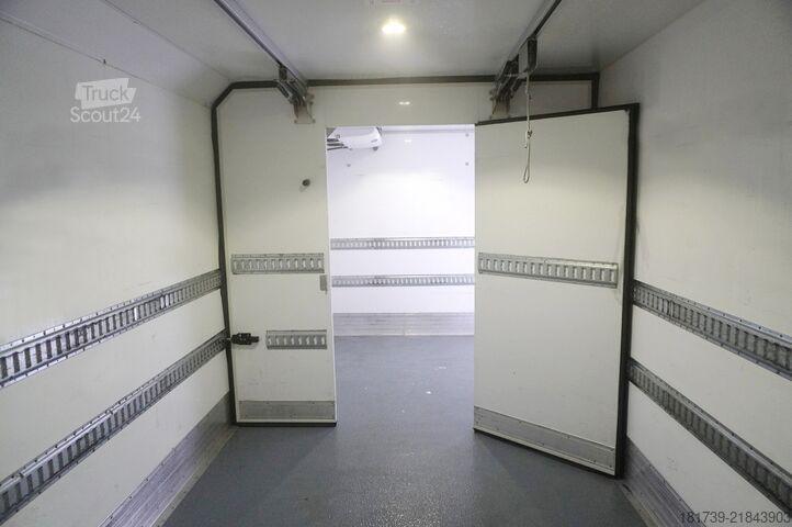 Битемпературен хладилен камион Renault D210 12T / Bitemperature Refrigerator