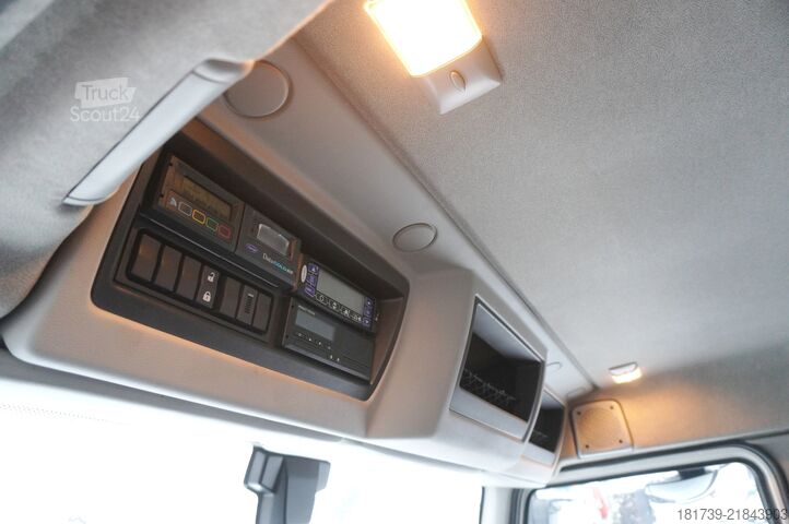 Битемпературен хладилен камион Renault D210 12T / Bitemperature Refrigerator
