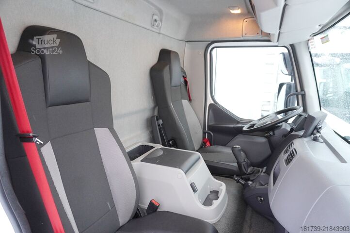 Битемпературен хладилен камион Renault D210 12T / Bitemperature Refrigerator