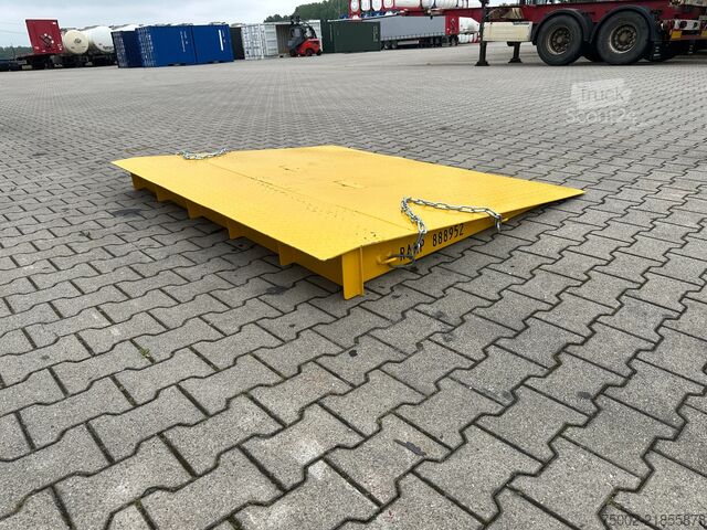 Konteyner Onbekend ramp 2m wide / 7.500kg