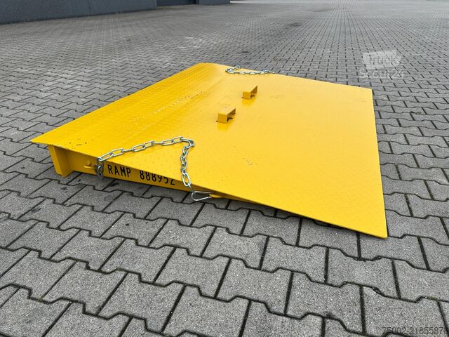 Konteyner Onbekend ramp 2m wide / 7.500kg