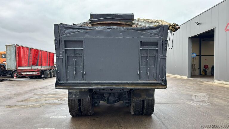 Volquete Renault Kerax 370 (LAMES / STEEL SUSP. / BIG AXLE / GRA...