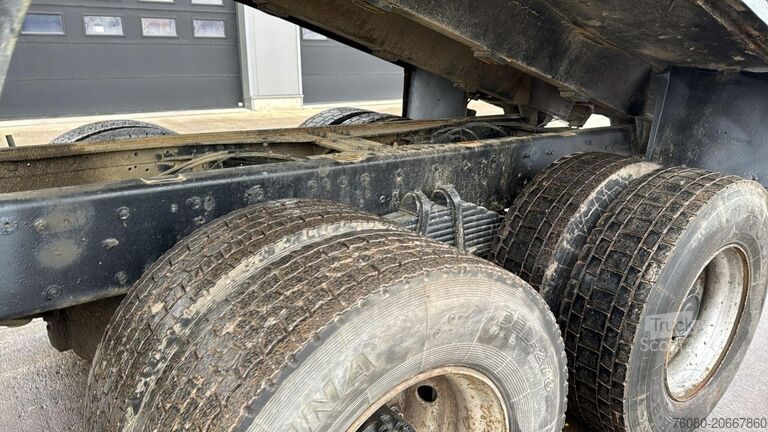 Volquete Renault Kerax 370 (LAMES / STEEL SUSP. / BIG AXLE / GRA...