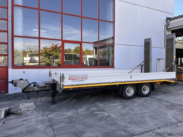 Alacsony rakodószintű pótkocsi Möslein TTS 11 Schwebheim  Tandemtieflader