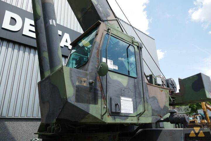 Grubi teren kran Grove RT875 Ex-army