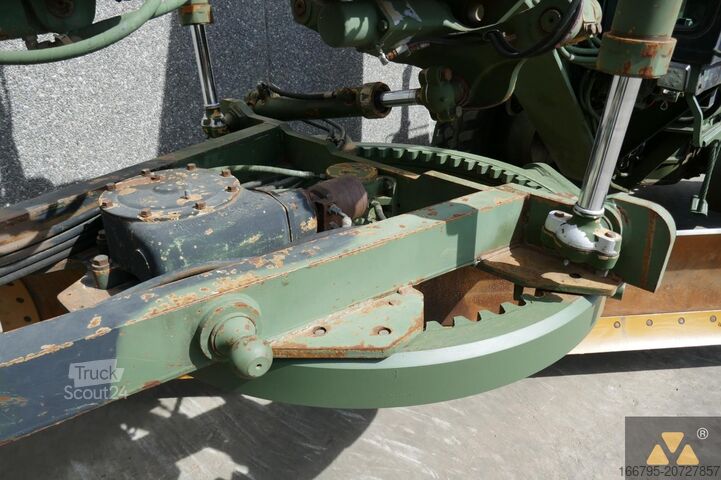 Greideris Caterpillar 130G Ex-army