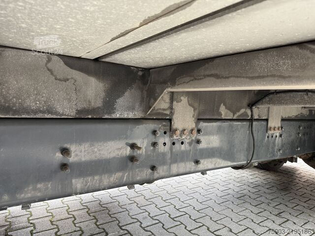 Krautuvas sumontuotas ant sunkvežimio Scania P410 4X2 Palfinger PK 13001