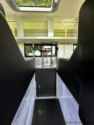 Zirgu transports Volvo FH 540 Jong gebrukt 7 paards plus living pop-ot...