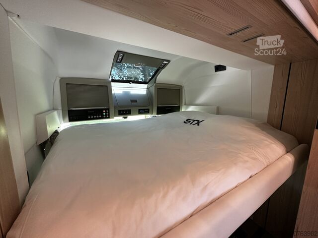 Zirgu transports Volvo FH 540 Jong gebrukt 7 paards plus living pop-ot...