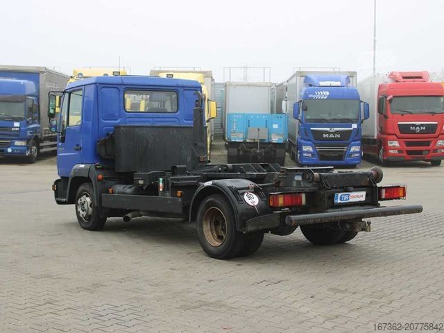 Hakowiec MAN LE 8.145 LC, EURO 3, HOOK CONTAINER, PNEU 80%
