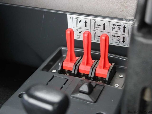 Hakowiec MAN LE 8.145 LC, EURO 3, HOOK CONTAINER, PNEU 80%