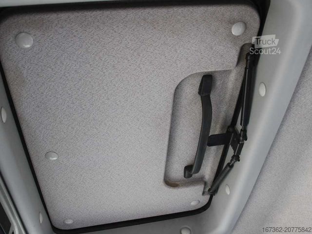 Hakowiec MAN LE 8.145 LC, EURO 3, HOOK CONTAINER, PNEU 80%