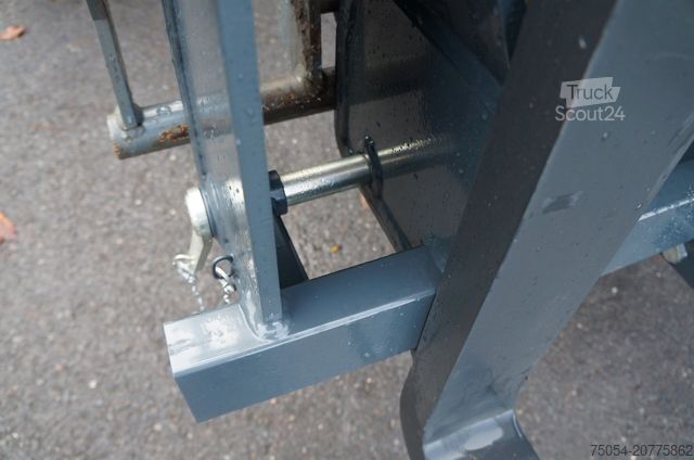 Gozdarsko vozilo SAMASZ Palettengabel mit Holzhalter