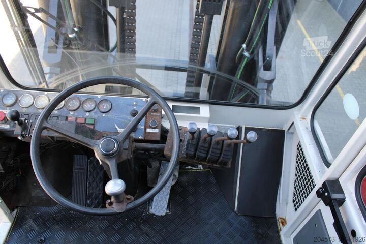 Dyzeliniai šakiniai krautuvai Svetruck 32120-47