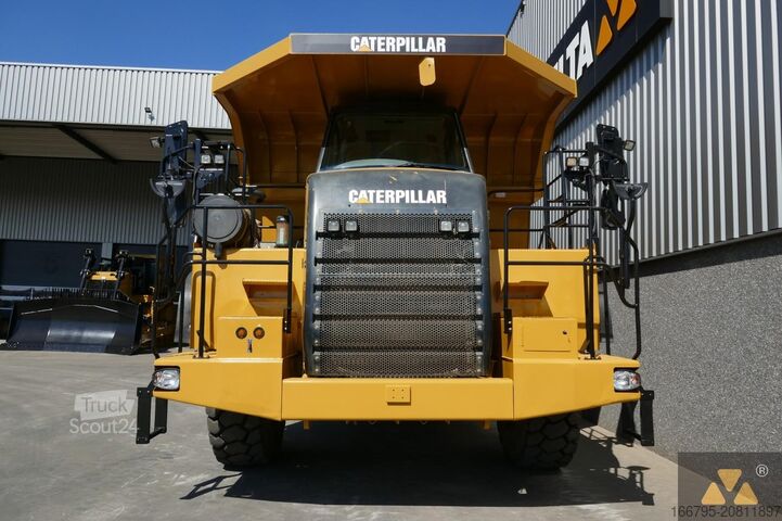Sklápěč Caterpillar 772