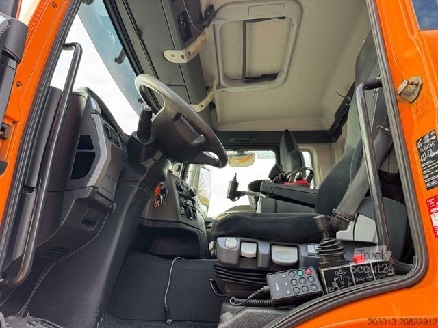 Gru montata su autocarro MAN TGS 18.360 4x4 Kipper Kran PALFINGER Winterd.