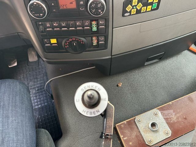 Gru montata su autocarro MAN TGS 18.360 4x4 Kipper Kran PALFINGER Winterd.