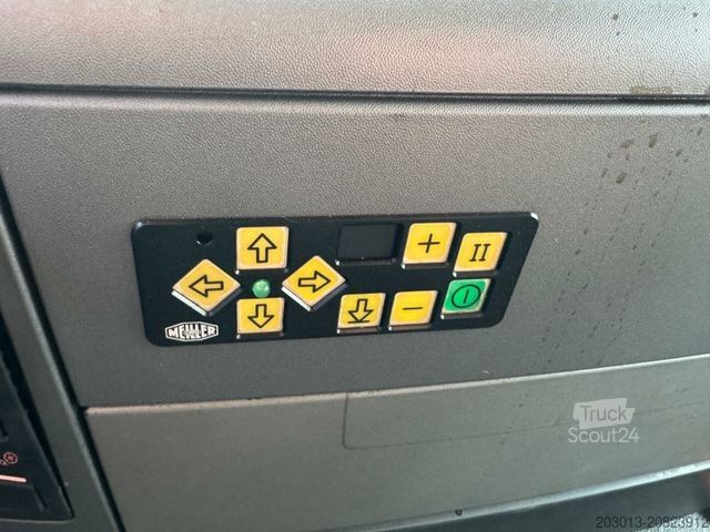 Gru montata su autocarro MAN TGS 18.360 4x4 Kipper Kran PALFINGER Winterd.