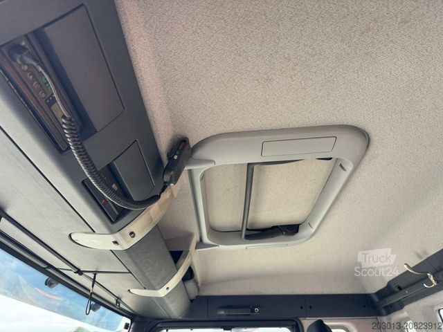 Gru montata su autocarro MAN TGS 18.360 4x4 Kipper Kran PALFINGER Winterd.