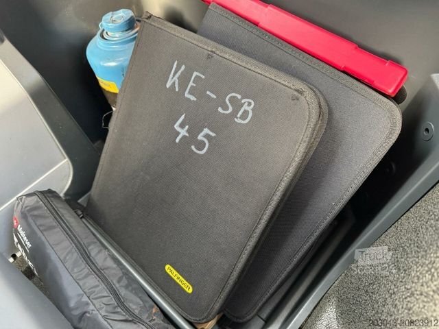 Gru montata su autocarro MAN TGS 18.360 4x4 Kipper Kran PALFINGER Winterd.