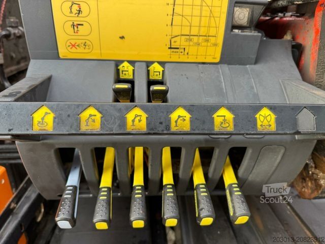 Gru montata su autocarro MAN TGS 18.360 4x4 Kipper Kran PALFINGER Winterd.