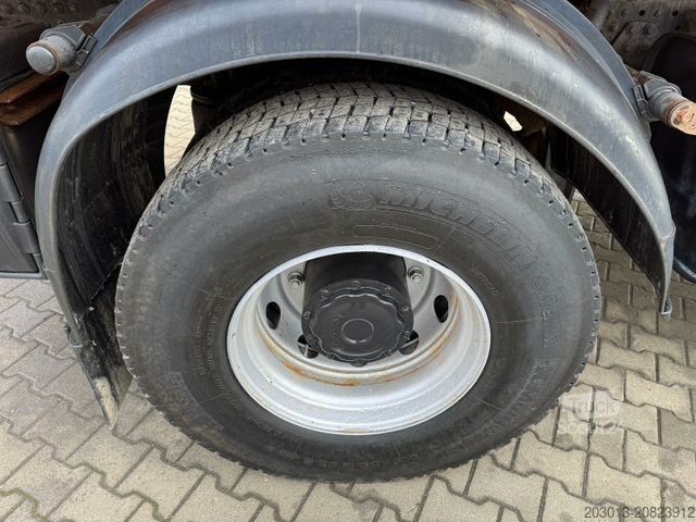 Gru montata su autocarro MAN TGS 18.360 4x4 Kipper Kran PALFINGER Winterd.