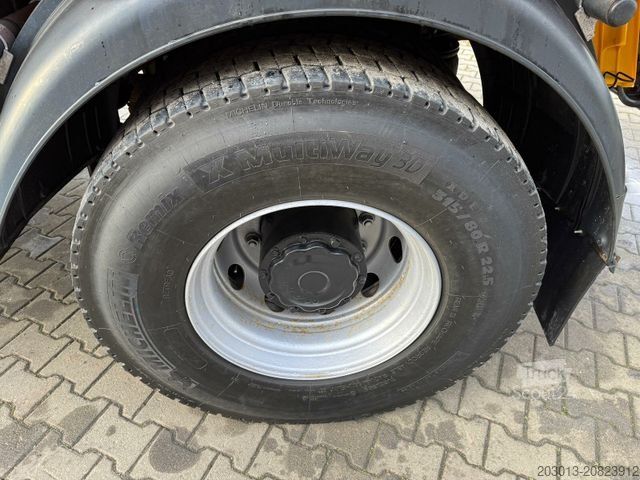 Gru montata su autocarro MAN TGS 18.360 4x4 Kipper Kran PALFINGER Winterd.