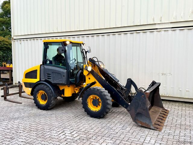 Ładowarka kołowa JCB 406 / 2019 BJ / 2.090 H / Klappschaufel + Gabel