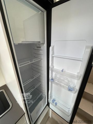 Teilintegriertes Wohnmobil BÜRSTNER T 690 G FREISTAAT-ED. LINEO **Miete*