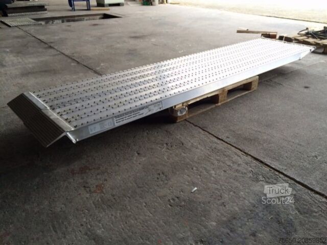 Háromirányú billenő pótkocsi NEU Auffahrrampen, Alurampen,Verladerampen, 8 to Länge 3,25m