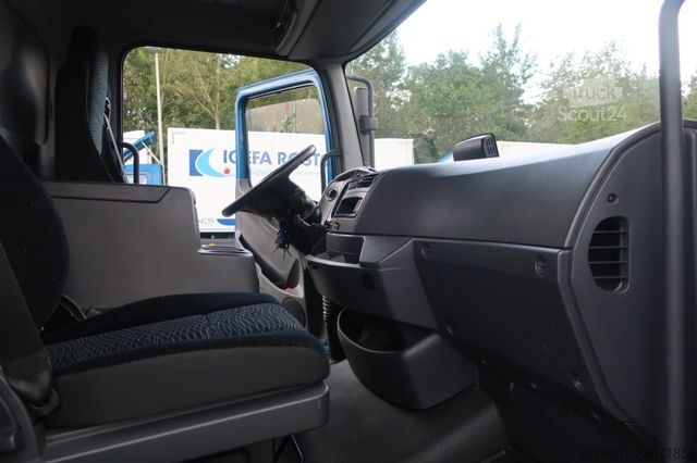Dobozos teherautó MERCEDES-BENZ Nr:LR138 Atego 1268 1.Hand / Ladeboard