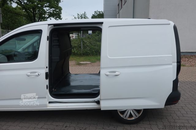 Dobozos furgon VOLKSWAGEN Nr:B53 Caddy Maxi 1.Hand / ACC / Aut. / Kamera