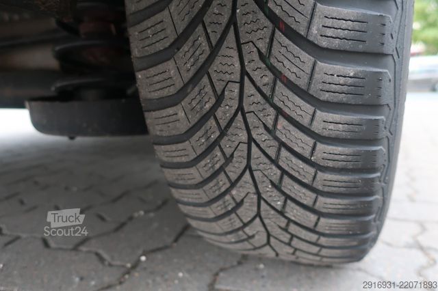 Dobozos furgon VOLKSWAGEN Nr:B53 Caddy Maxi 1.Hand / ACC / Aut. / Kamera