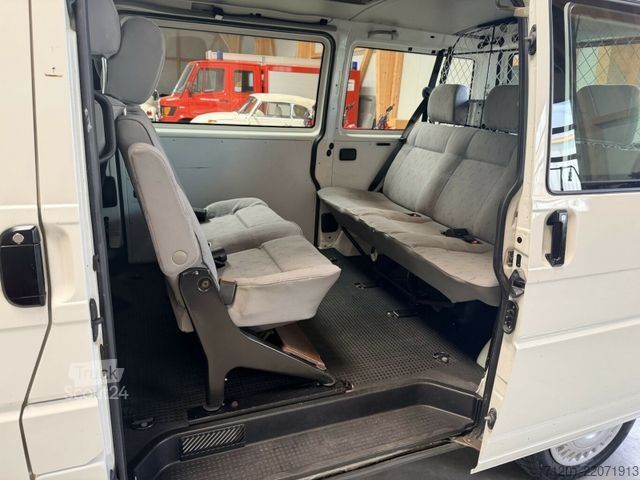 Obytný vůz VOLKSWAGEN T4 2.5 TDI Syncro 4x4 7 Sitzer1. Hand