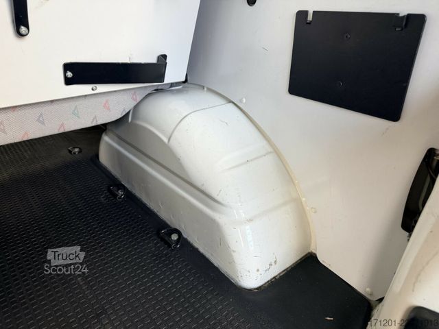 Obytný vůz VOLKSWAGEN T4 2.5 TDI Syncro 4x4 7 Sitzer1. Hand