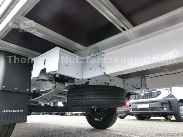 Tentinė furgonė RENAULT NEW Master Pritsche Plane Schlafkabine