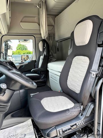 Cap tractor standard FORD F-MAX 500 in Voll-Ausstattung, Kipphydr. MIETEN?