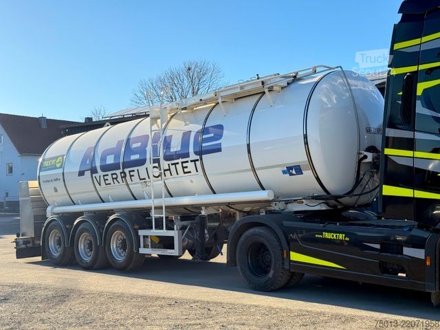 Tartály félpótkocsi KÄSSBOHRER AD-BLUE 28 cbm,Bartec Messanlage,Vogelsang Pumpe