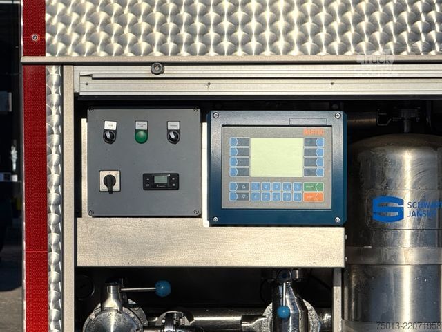 Tartály félpótkocsi KÄSSBOHRER AD-BLUE 28 cbm,Bartec Messanlage,Vogelsang Pumpe