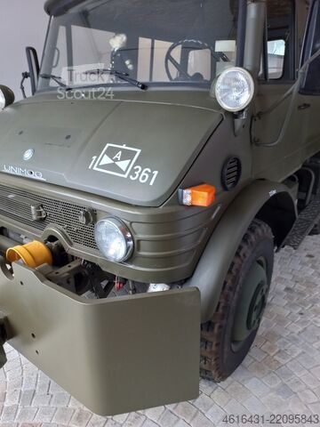 Dragfordon / Flygplansbogserare Mercedes-Benz Unimog 406