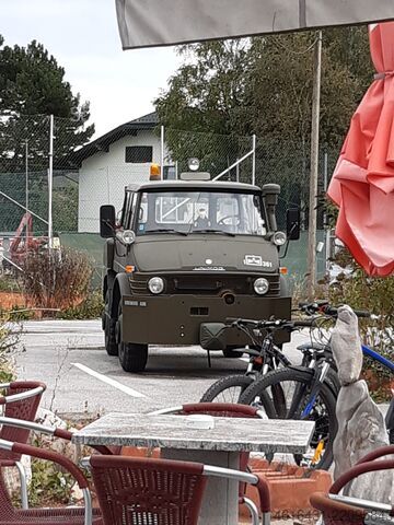Dragfordon / Flygplansbogserare Mercedes-Benz Unimog 406